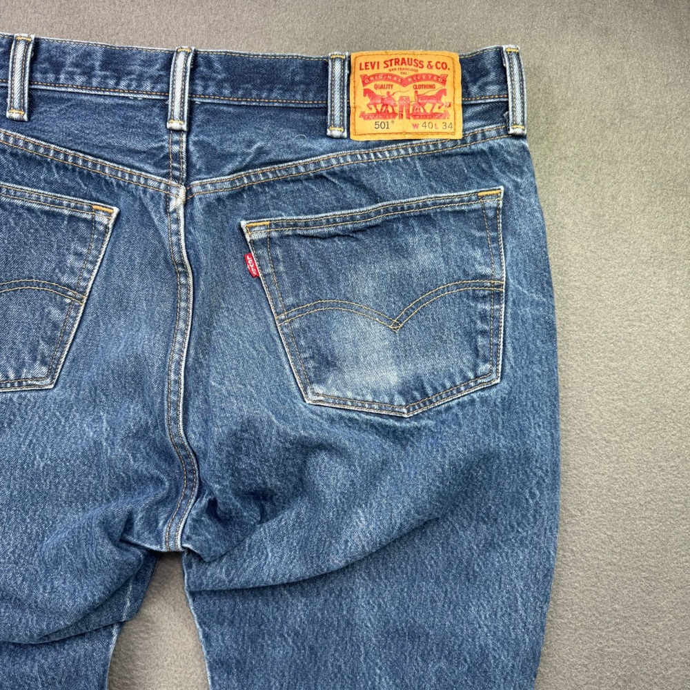 Levi's 501 Original Fit Jeans Men 40x34 (38) Blue Denim Medium Wash Button Fly - Picture 4 of 9
